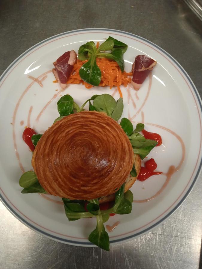Hotel Restaurant Le Foirail Saint-Haon Kültér fotó